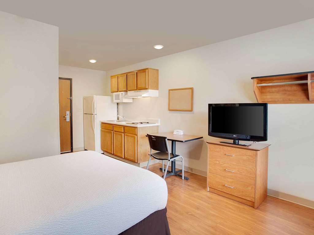 WoodSpring Suites Mobile - photo 9