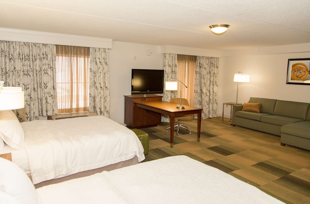 Hampton Inn & Suites Albany Downtown - photo 18