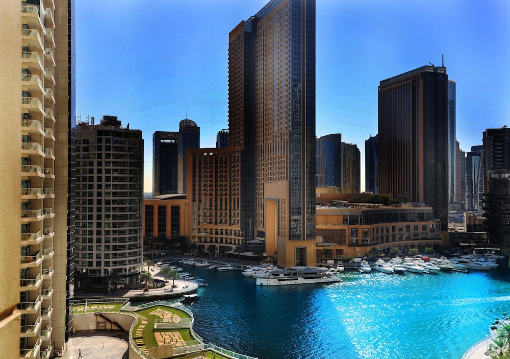 Pelicanstay at JBR Walk Marina View — 4-Star Luxury Hotel in Dubai, United Arab Emirates