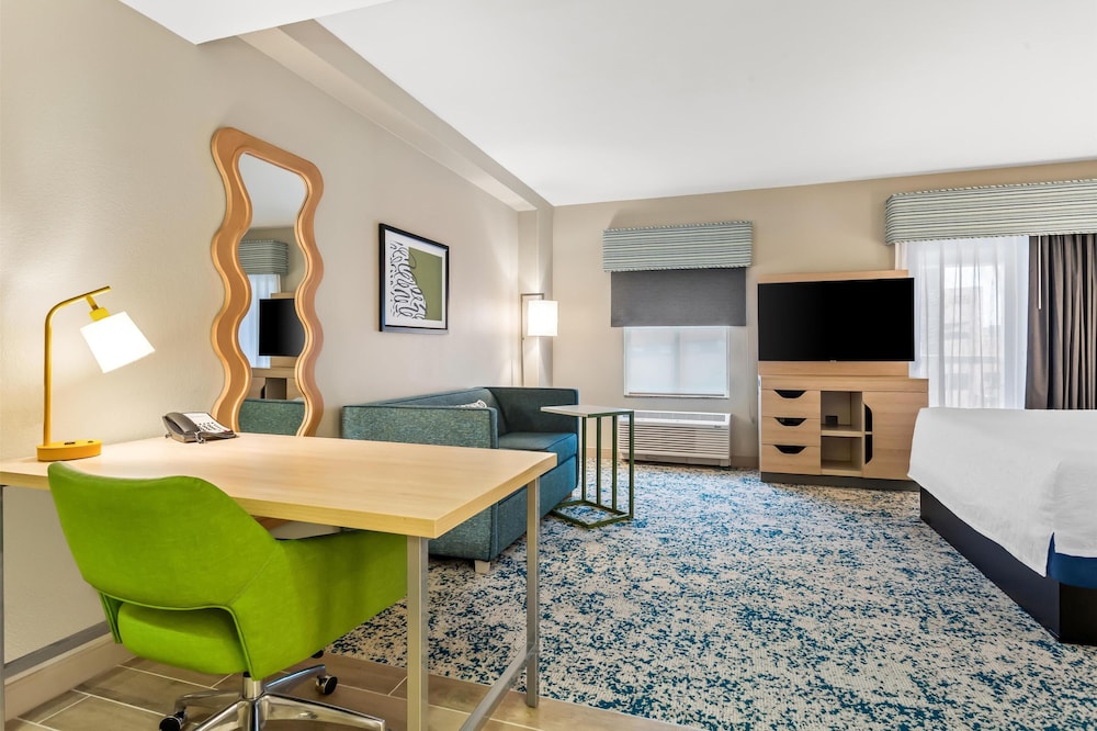 Hampton Inn & Suites St. Petersburg Downtown - photo 18