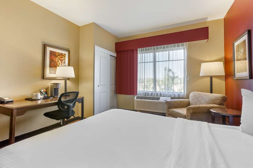 Best Western Plus Chandler Hotel & Suites - photo 13
