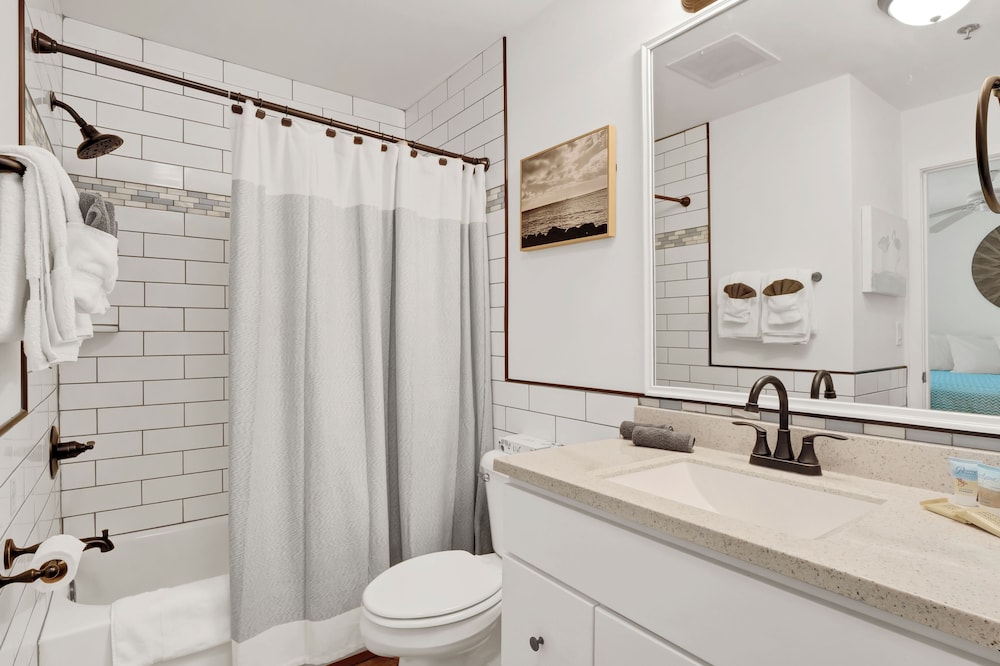 Sandpeddler Inn & Suites - photo 233