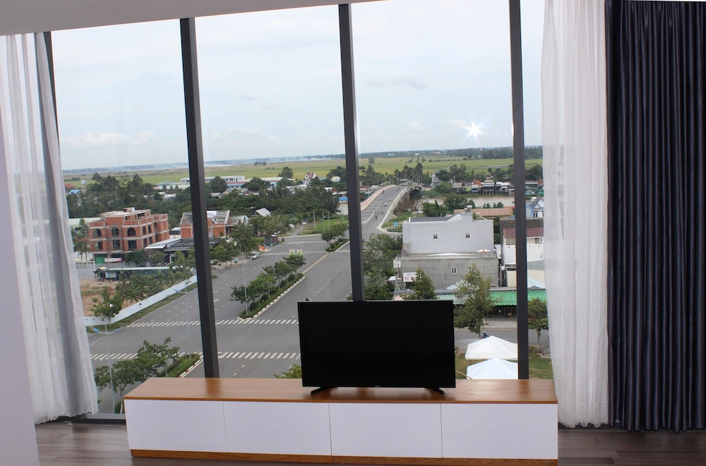 Sky Hotel — hotel in Cho Dok