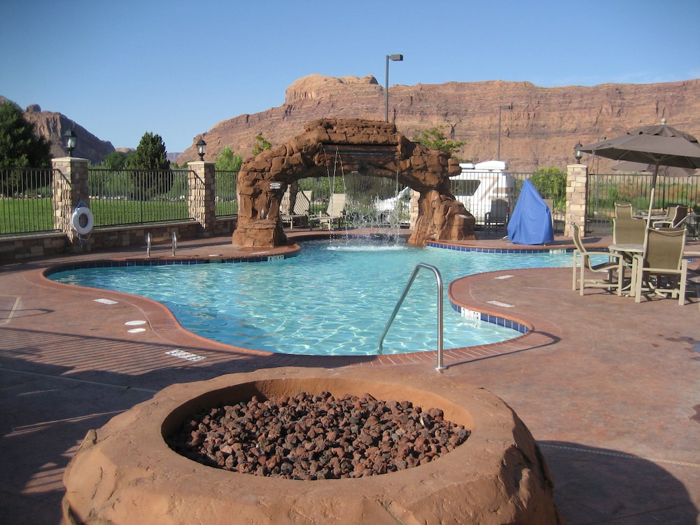 Holiday Inn Express & Suites Moab by IHG - photo 64