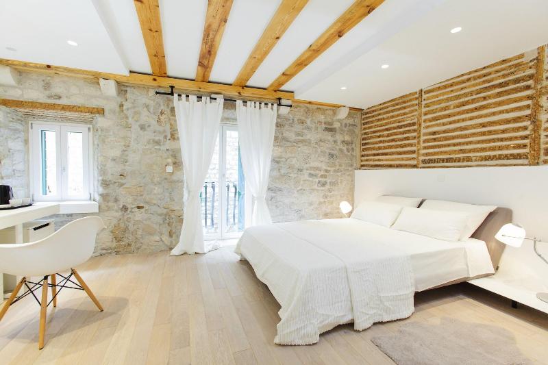 Grgur Ninski Rooms — 4-Star Luxury Hotel in Split, Croatia