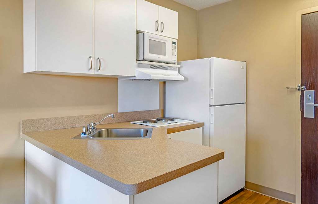 Extended Stay America Select Suites Grand Rapids Kentwood - photo 20