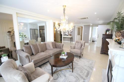 Sasha House