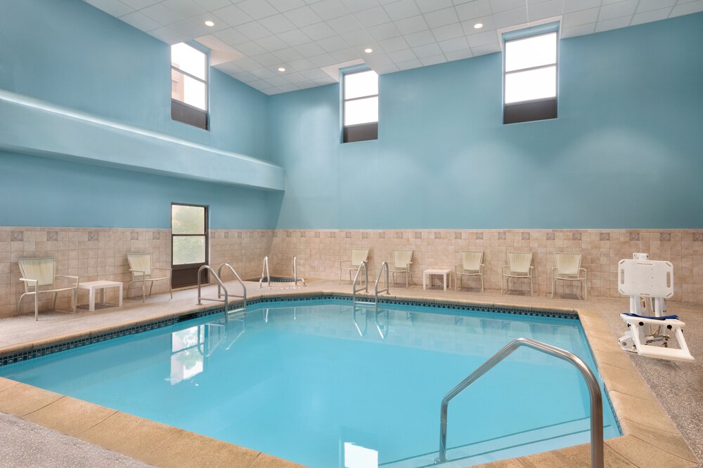 Holiday Inn Dubuque Galena by IHG - photo 18
