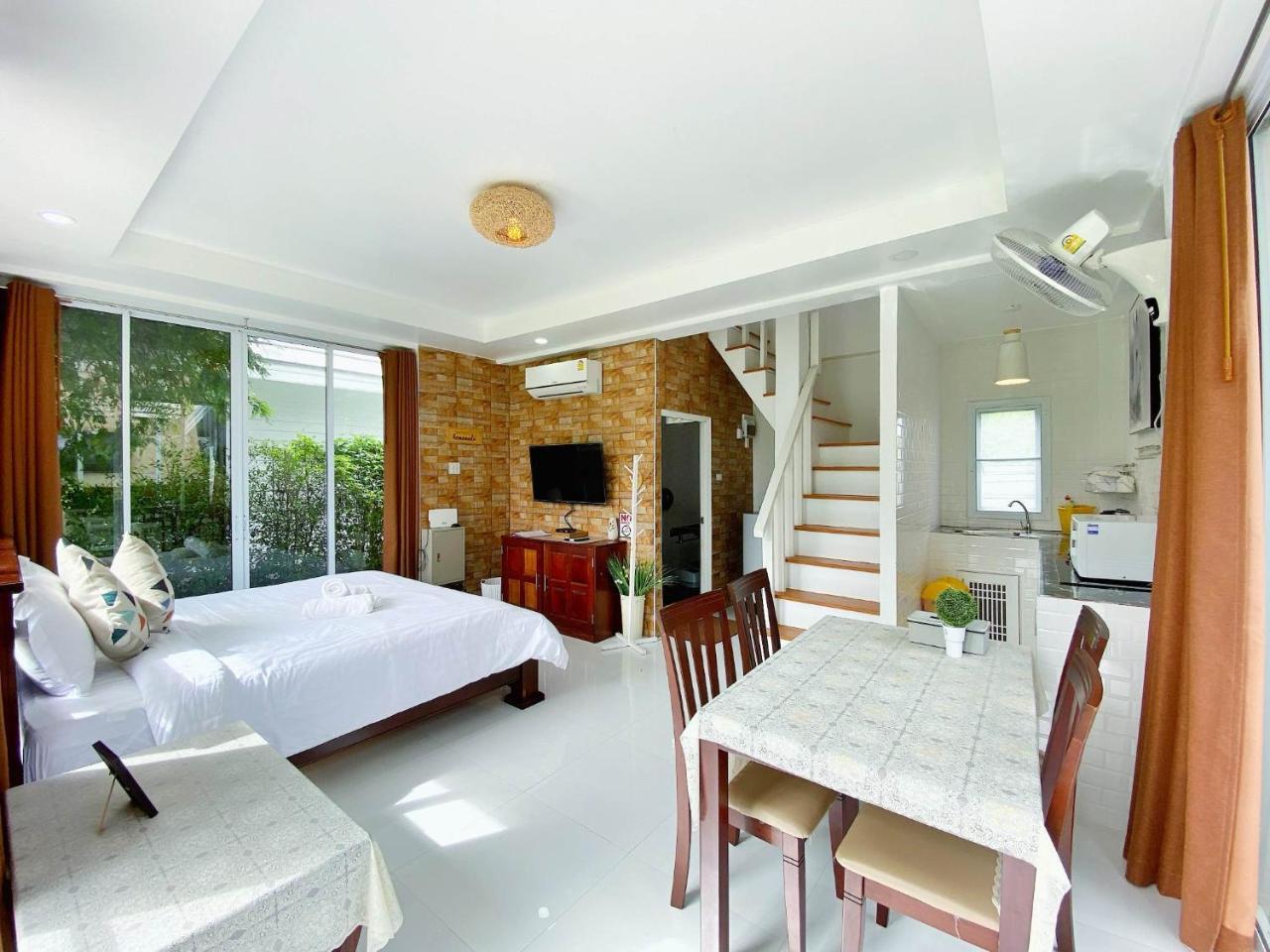 ภูฝ้ายวิลล่า Phufai Villa — 4-Star Luxury Hotel in Chiang Khan, Thailand