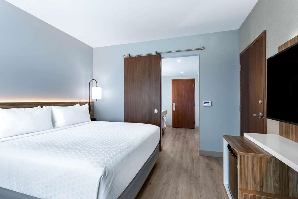 Wyndham Garden Miami International Airport - photo 18