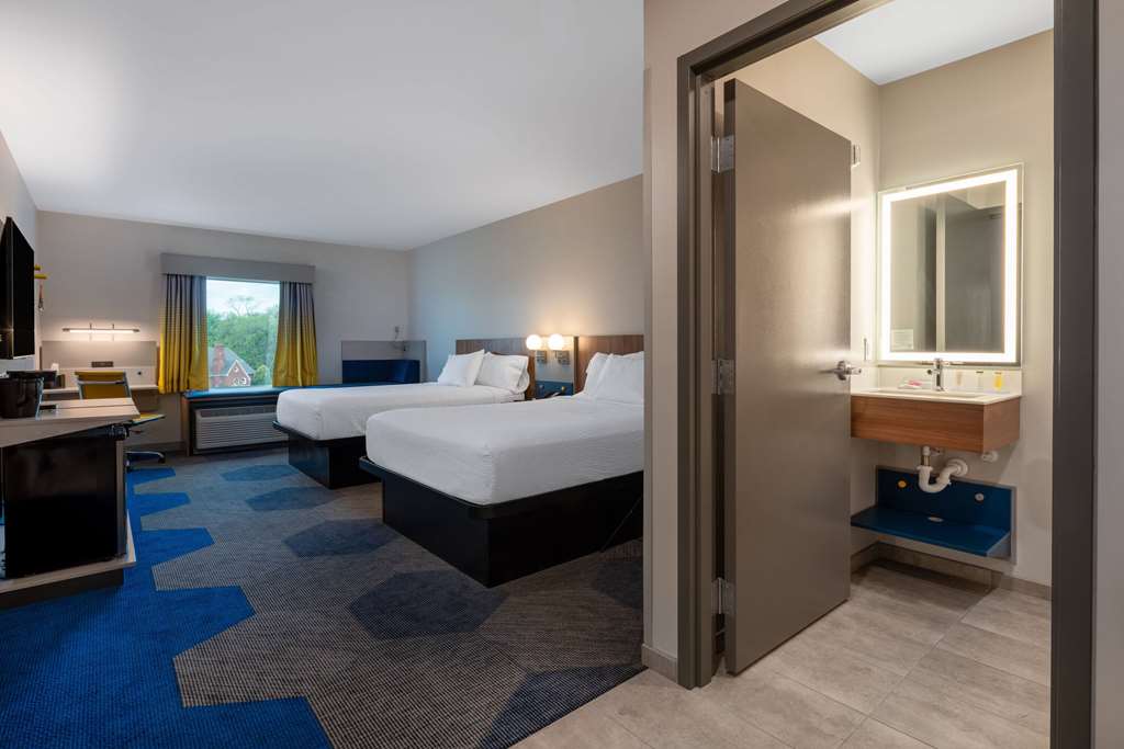 Microtel Inn & Suites by Wyndham Winchester - photo 19