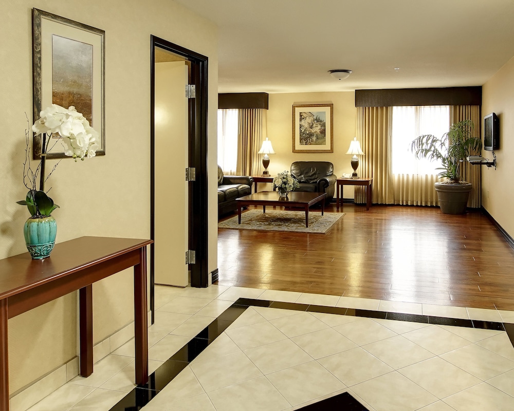 The Grand Hotel Salem - photo 38