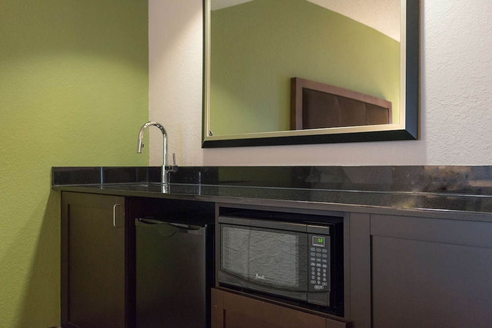Hampton Inn Brooksville Dade - photo 17