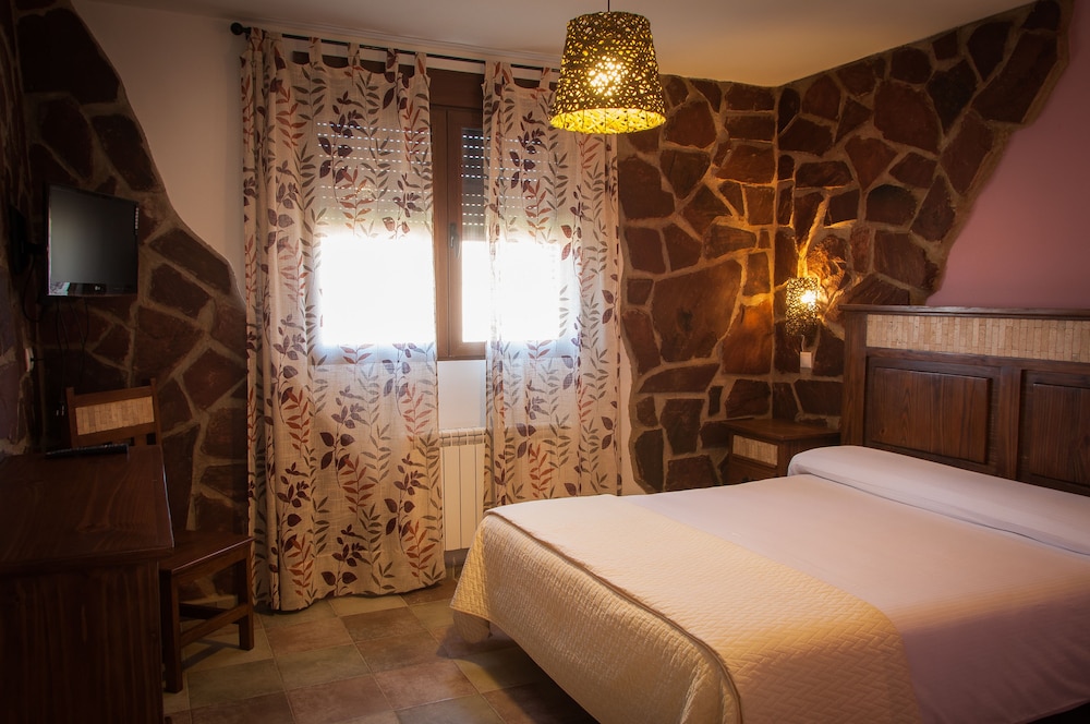 Casa Rural La Dueña — 4-Star Luxury Hotel in Guadalajara, Spain