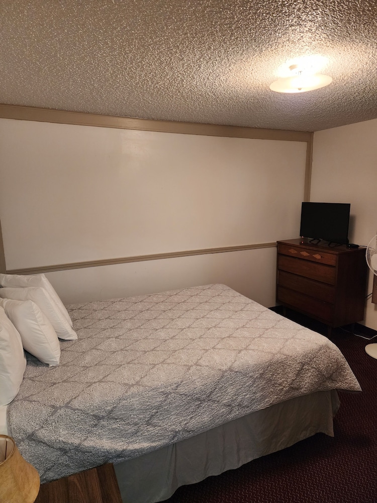 Plainview Motel & RV Park - photo 12