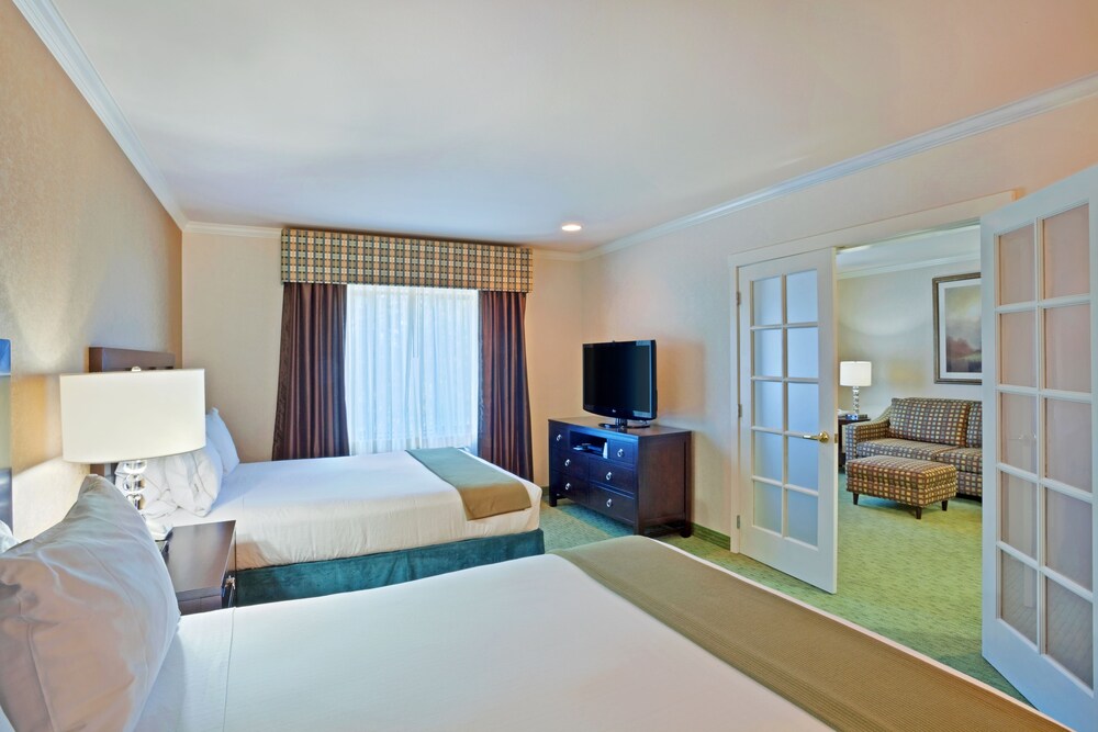 Holiday Inn Express Hotel & Suites Puyallup by IHG - photo 4