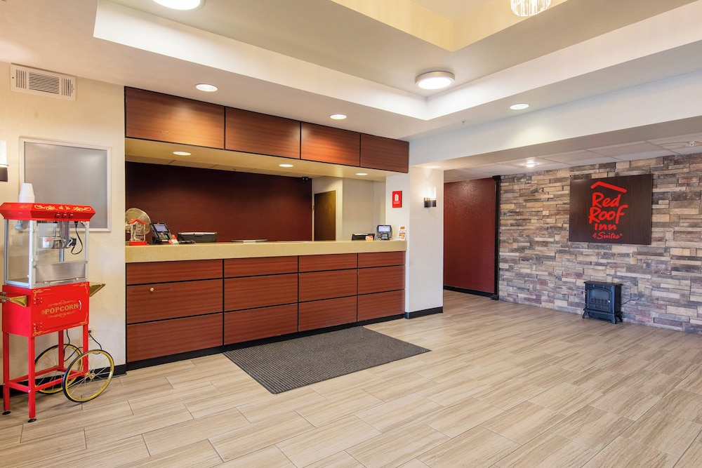 Red Roof Inn & Suites Indianapolis Airport - photo 6