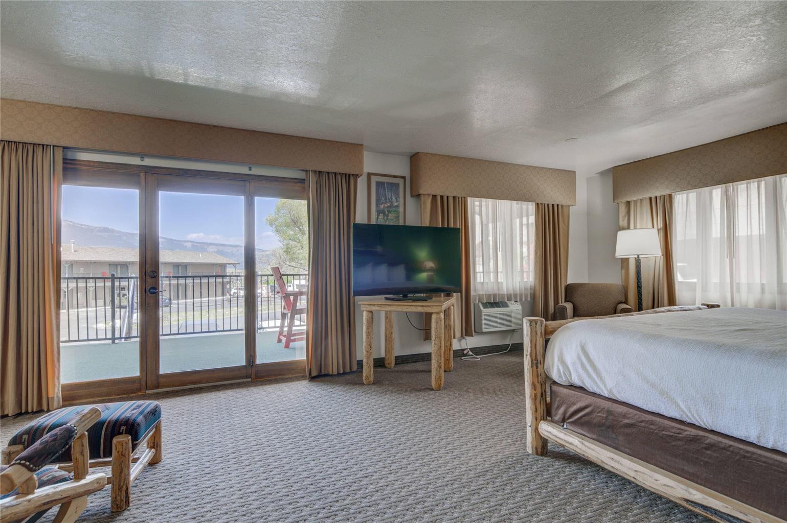 Ridgeline Hotel at Yellowstone an Ascend Collection Hotel - photo 47