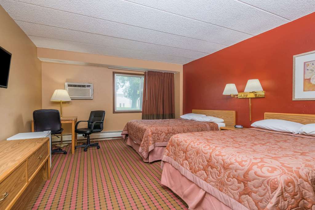 Super 8 by Wyndham Brooklyn Center MPLS - photo 12