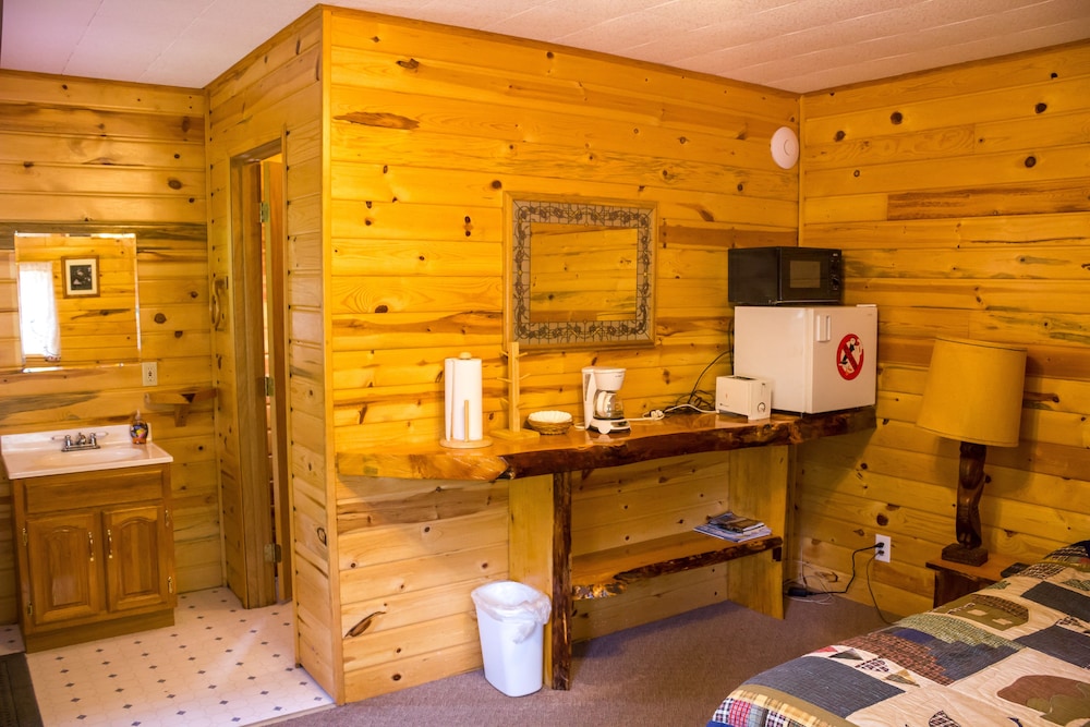 Midnight Sun Log Cabins - photo 33