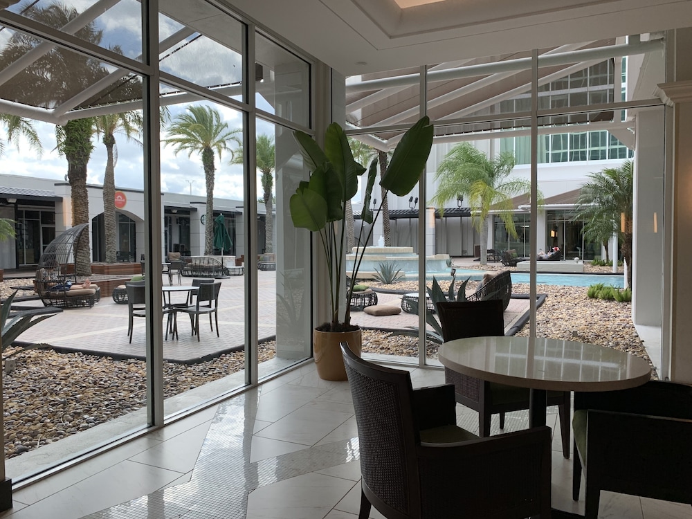 DoubleTree by Hilton at the Entrance to Universal Orlando - photo 50