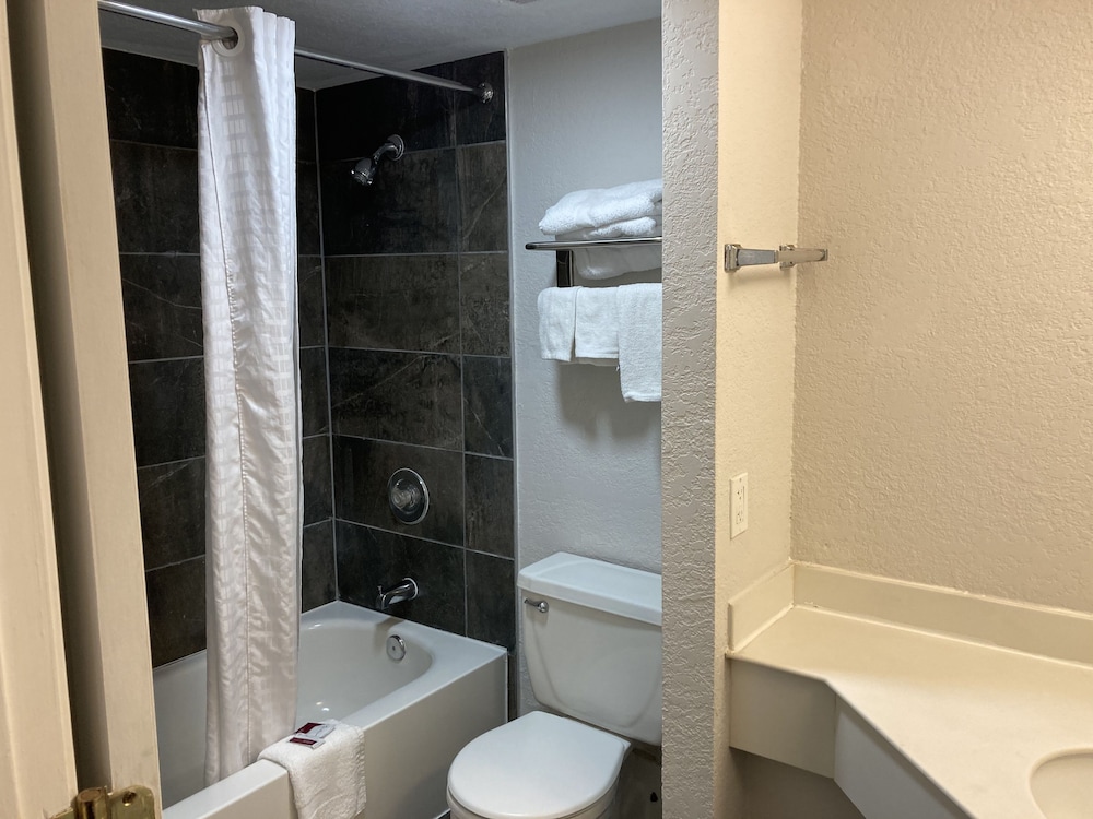 Relax Inn Little Rock - photo 25