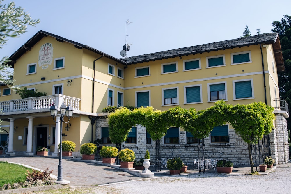 Hotel La Pina in Rezzato, Italy