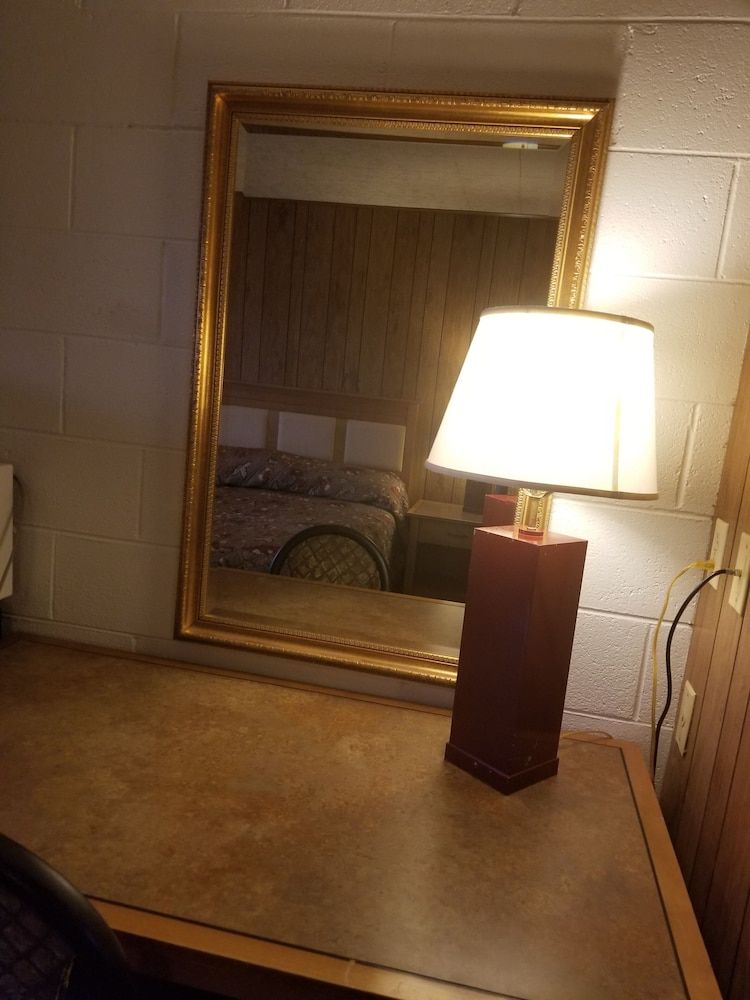 First Interstate Inn - photo 15