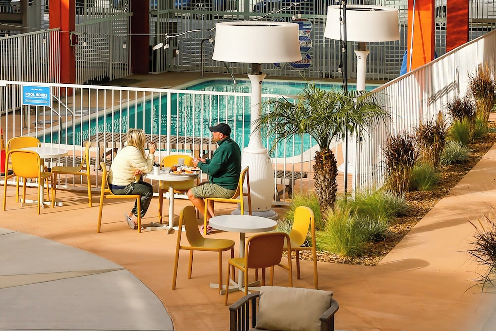 Hotel Del Sol - photo 26