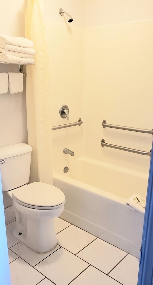 Southern Belle Inn - photo 14