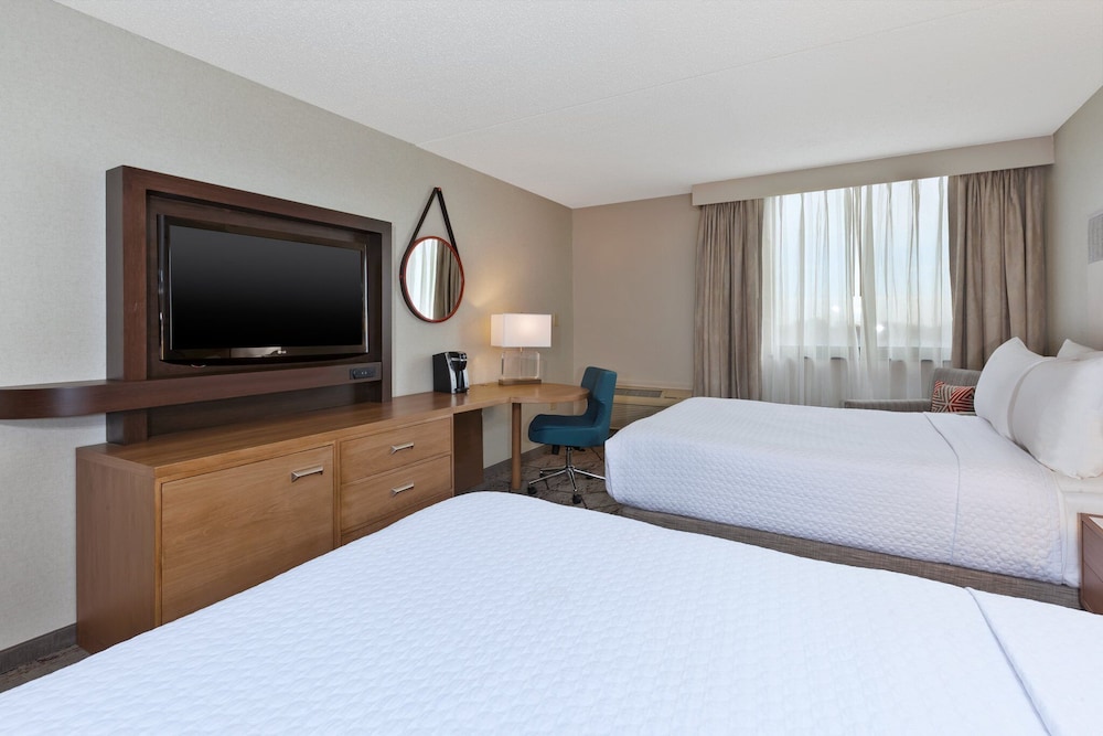 Crowne Plaza Columbus North Worthington by IHG - photo 16