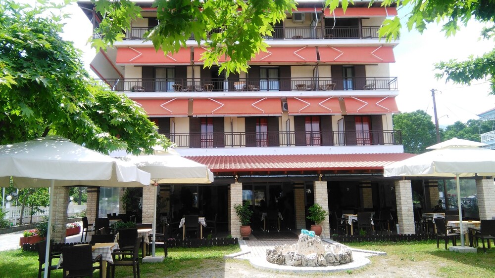 Hotel Lefkes — Unknown City — photo 2