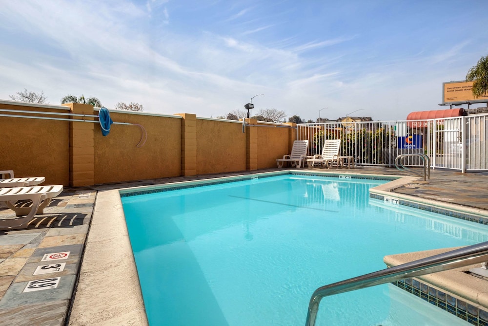 Comfort Inn Castro Valley - photo 28