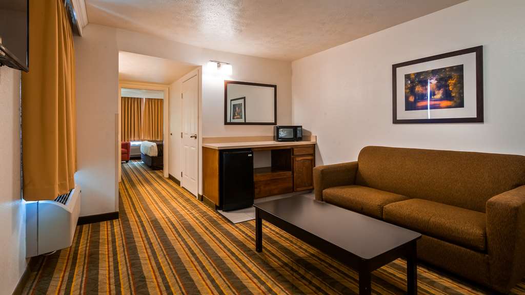 Best Western Visalia Hotel - photo 33