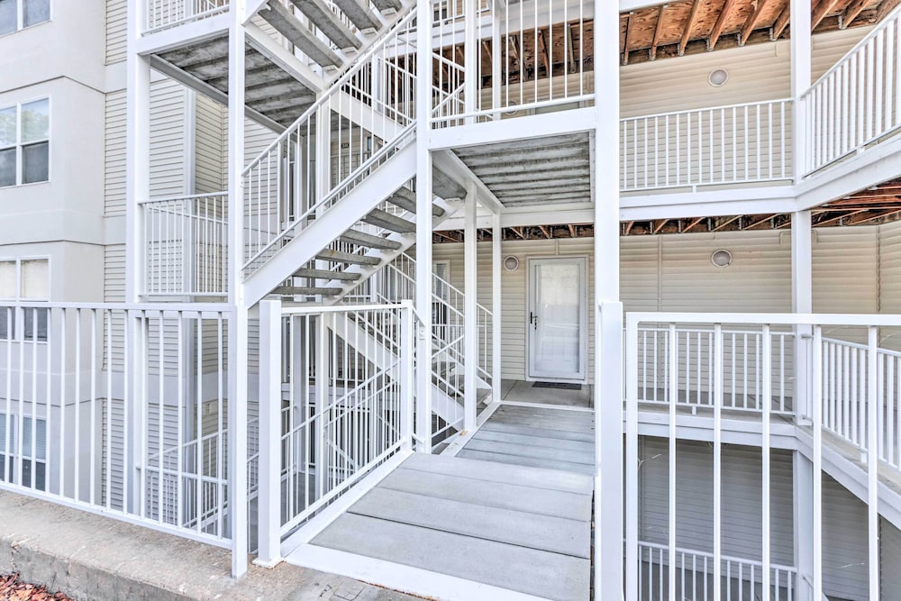 Parkview Bay Condo: Resort Pools & Lake View - photo 28