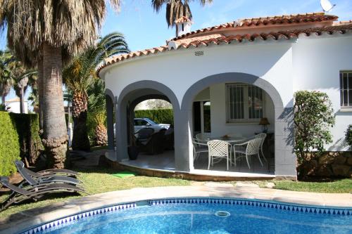 Villaolivanova Picasso 12j — Oliva