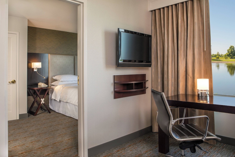 Sheraton Suites Chicago Elk Grove - photo 7