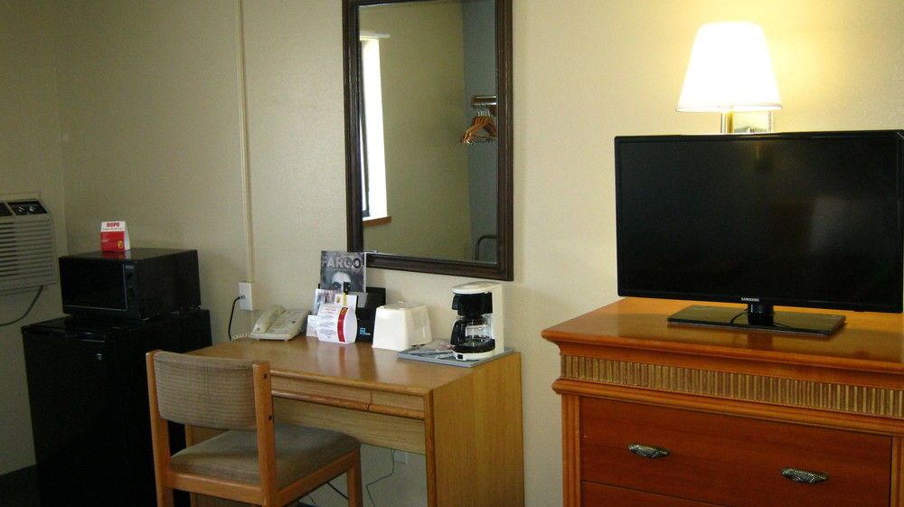 Bison Inn and Suites - photo 8