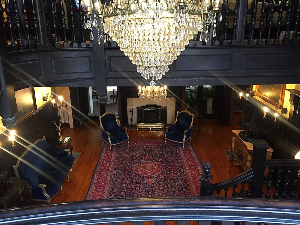 Gramercy Mansion B&B — 4-Star Luxury Hotel in Owings Mills, United States