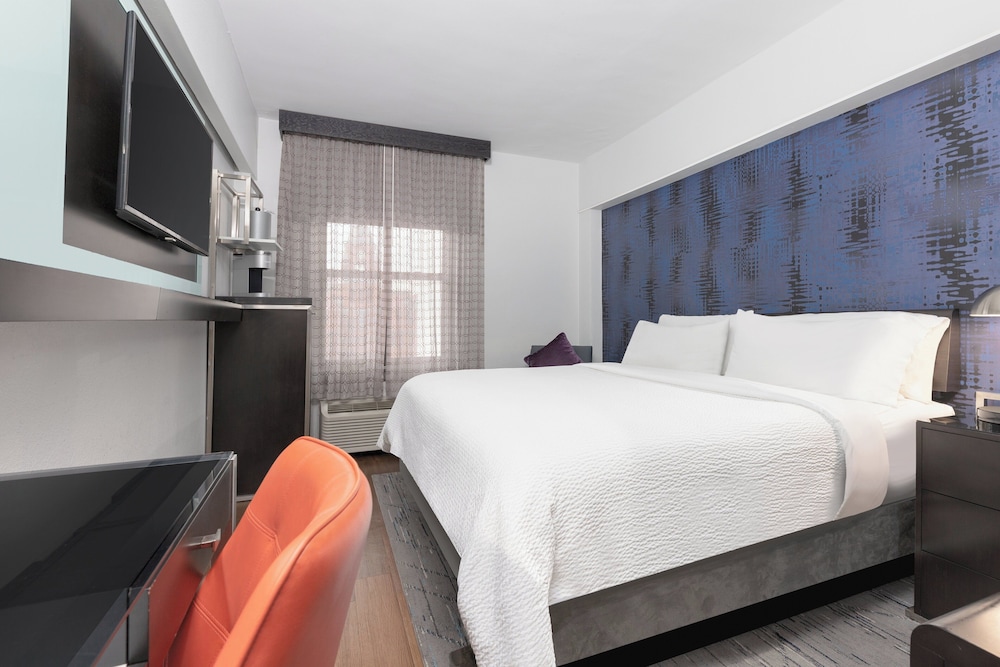 Holiday Inn Express Dallas Downtown - photo 32