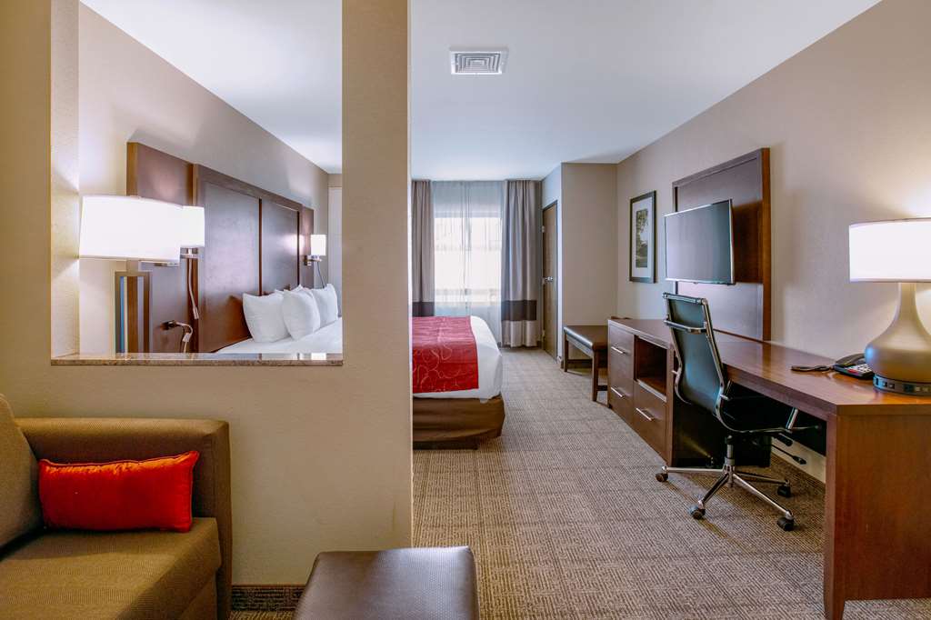 Comfort Suites Fishkill near Interstate 84 - photo 23