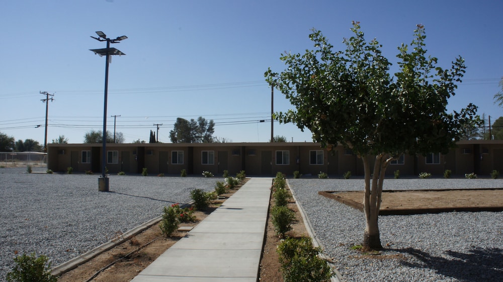 Apple Valley Hotel & Lodge - photo 20