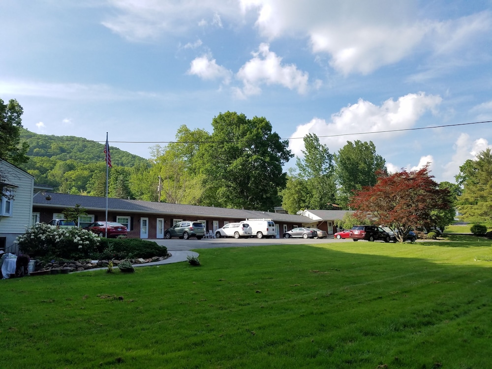 Roseloe Motel in Hot Springs, United States