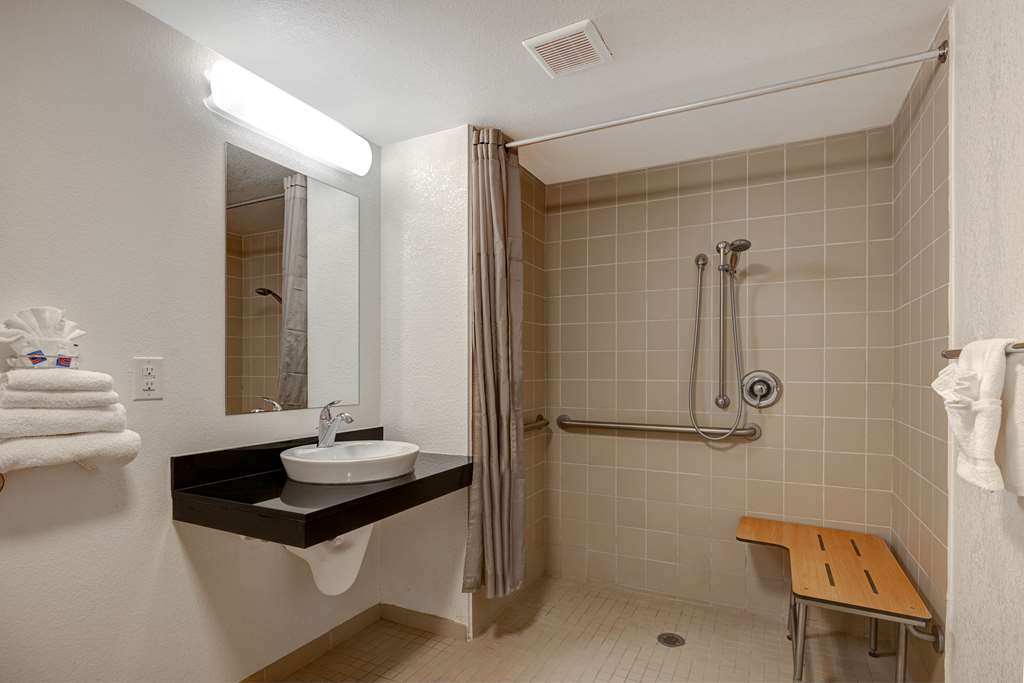 Motel 6 Lakeville MN South Lakeville - photo 21