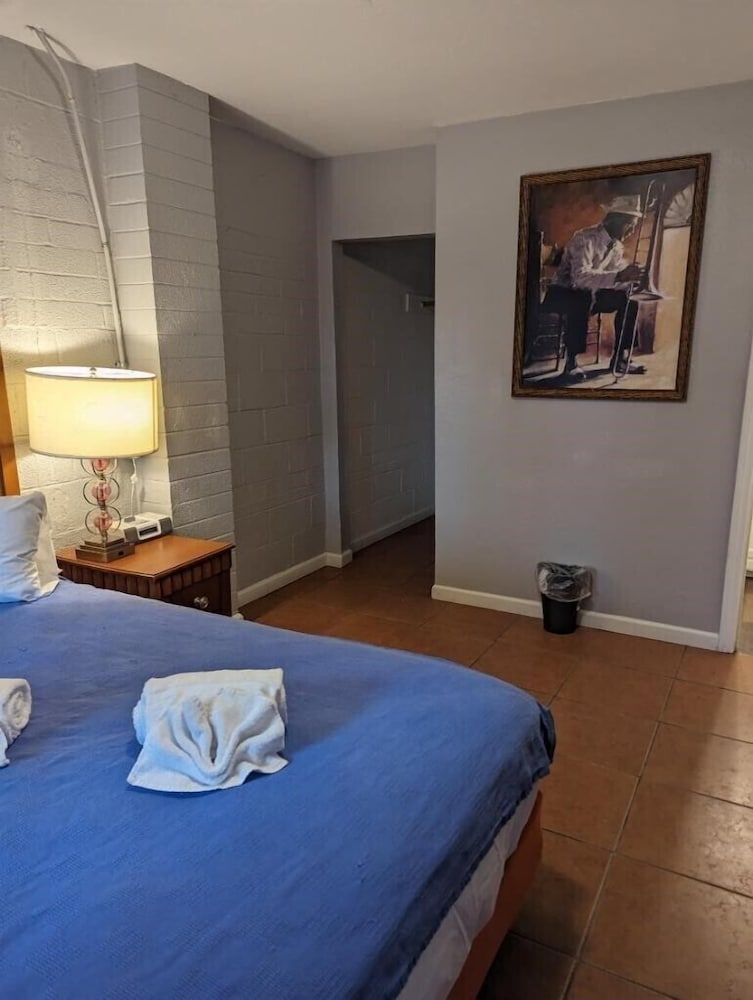 Ingles Motel - photo 5