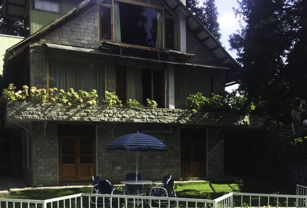 Al Pine Hotel Nathiagali in Islamabad, Pakistan