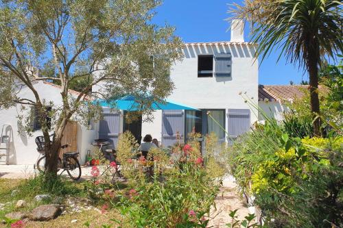 Les pieds dans l'eau: KER LILI - last minute hotel in Unknown City