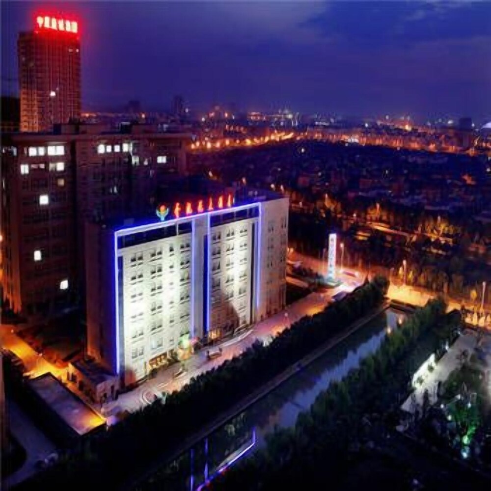 Jinkaiyue Hotel — 4-Star Luxury Hotel in Luoyang, People's Republic of China