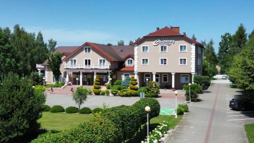 Hotel Chabrowy Dworek - last minute hotel in Teresin