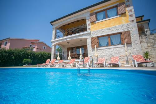 Family friendly house with a swimming pool Buici Porec 19720 — 4-Star Luxury Hotel in Porec, Croatia